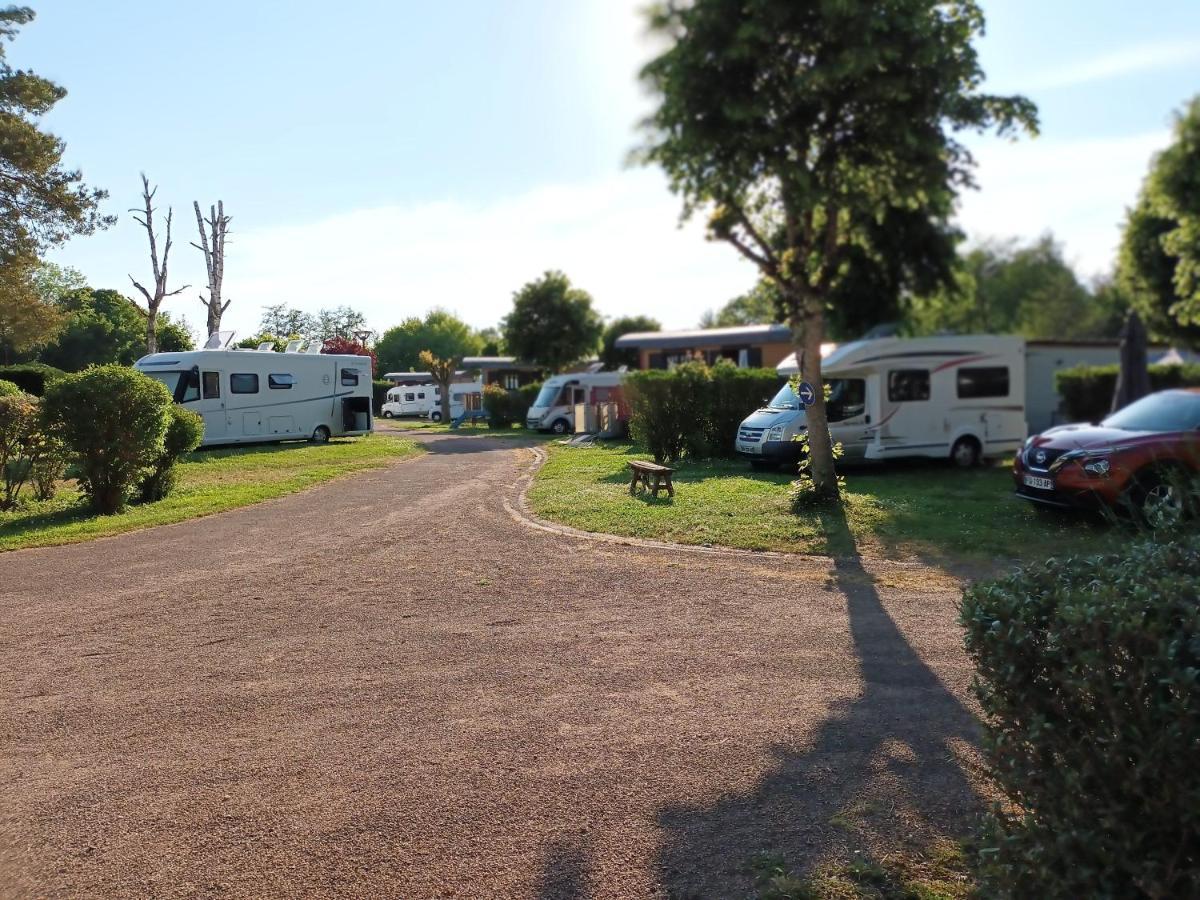 Camping Les Roulottes Du Bazois Hotell Châtillon-en-Bazois Exteriör bild